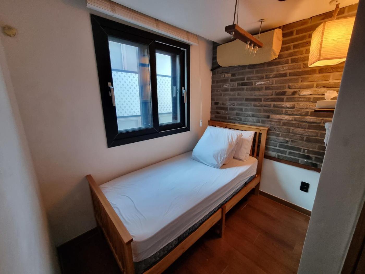 Hwon Guesthouse Сеул Екстер'єр фото